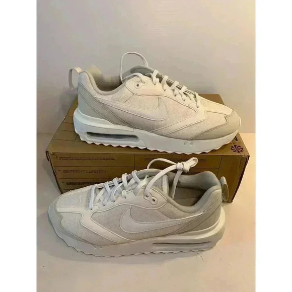 .386 Nike W Air Max Dawn, Phantom Summit White-US 10 WOMENS - Picture 5 of 6